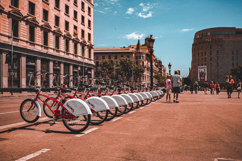 Barcelona bikes cycling tour